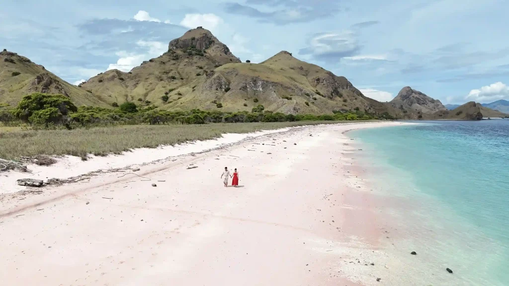 Best Time to Visit Kanawa Island Komodo 2027