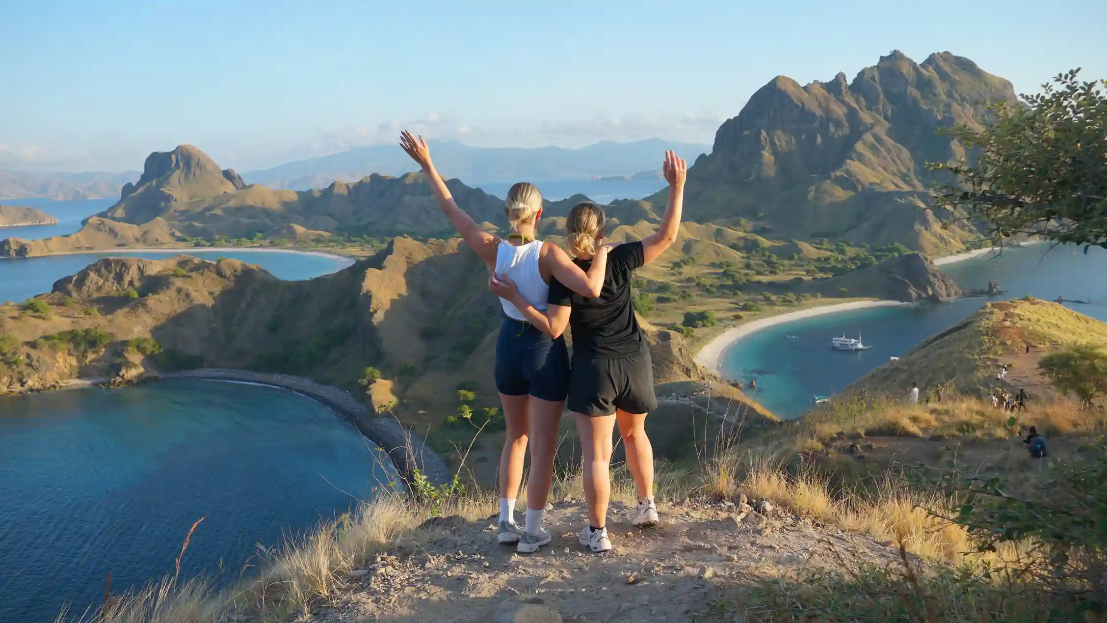 Labuan Bajo Island Hopping Tour: Kanawa & Beyond