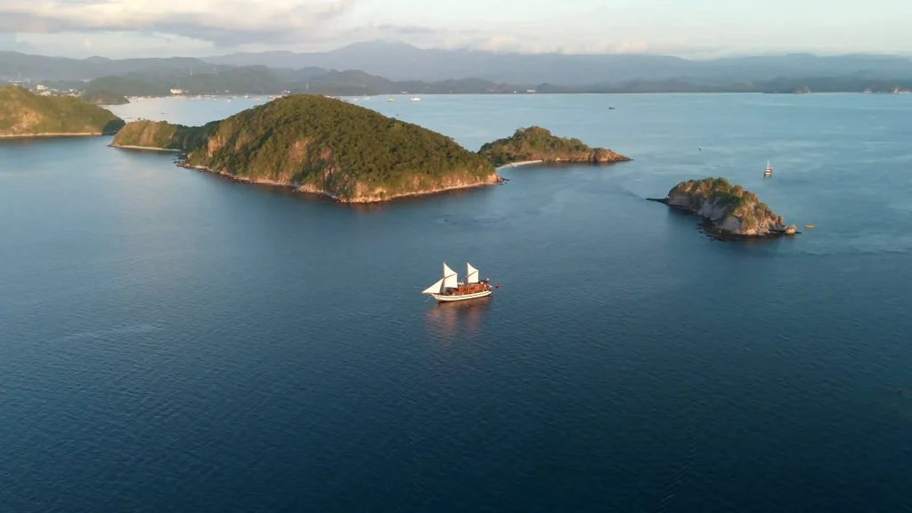Komodo tour prices 2026 – day trips, liveaboards, what’s included